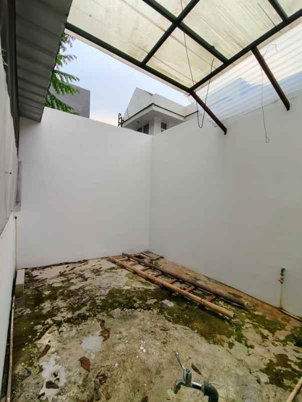 dijual rumah the icon eastern cosmo