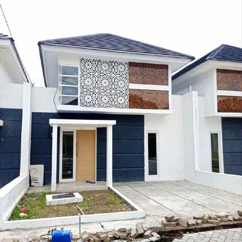 dijual rumah the oso