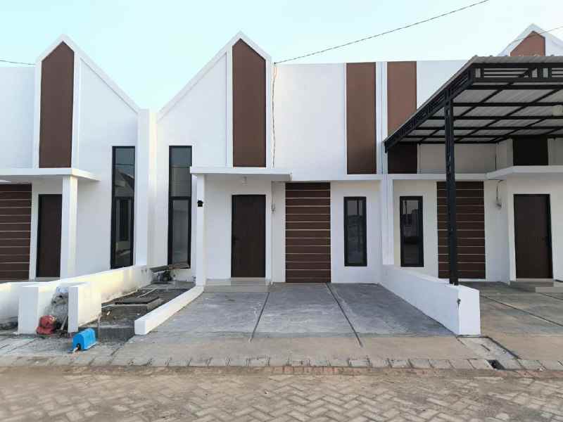 dijual rumah the oso