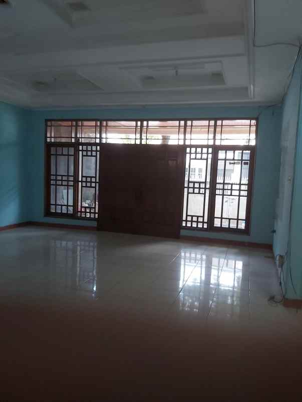 dijual rumah tomang