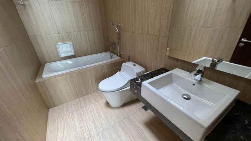 dijual rumah town house pondok indah