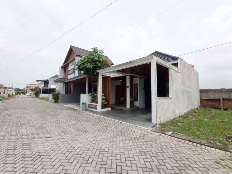 dijual rumah trunuh klaten selatan klaten