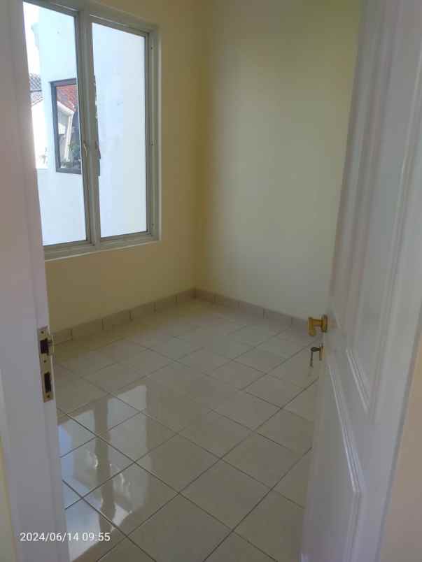 dijual rumah tumbuh 2lt di citragran cibubur