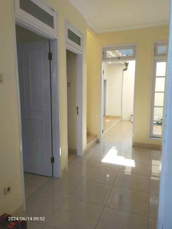 dijual rumah tumbuh 2lt di citragran cibubur