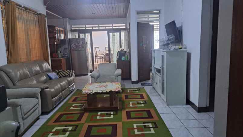 dijual rumah turangga