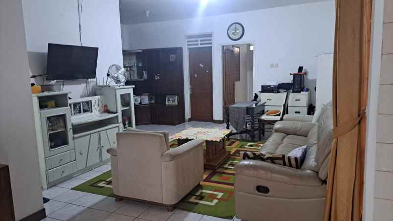 dijual rumah turangga