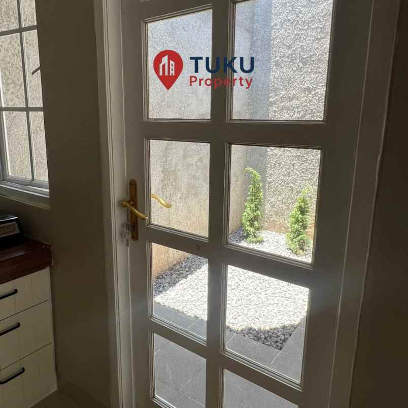 dijual rumah vila dago tol serua ciater