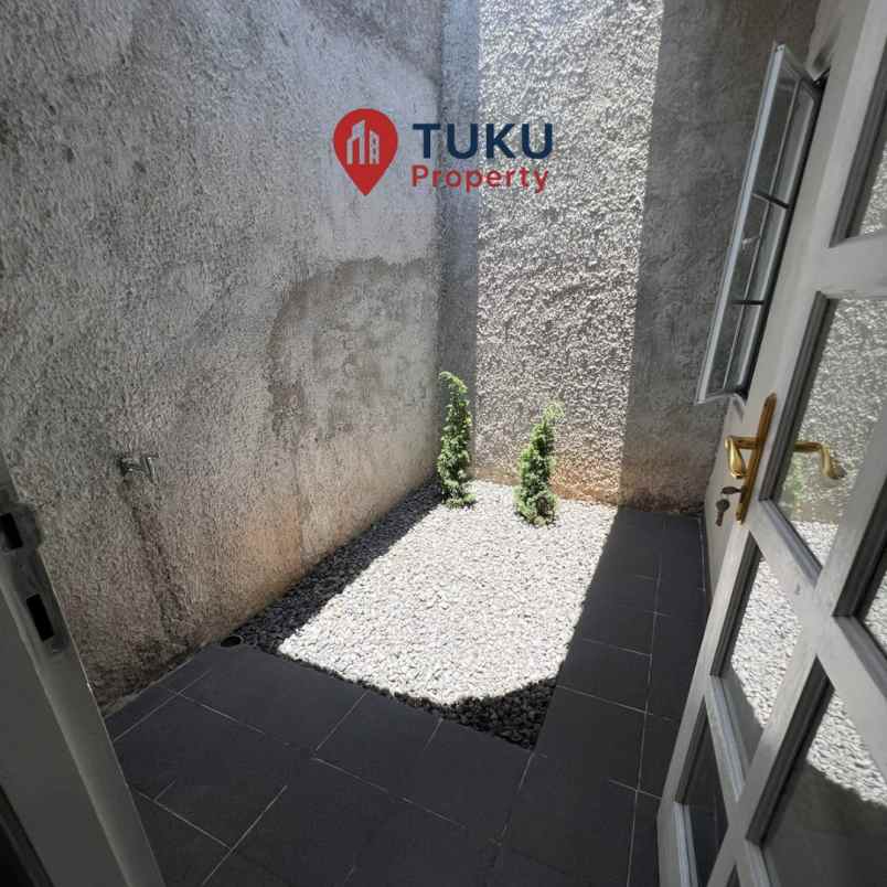 dijual rumah vila dago tol serua ciater