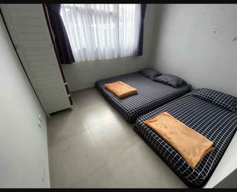 dijual rumah villa 2 lantai di lembang