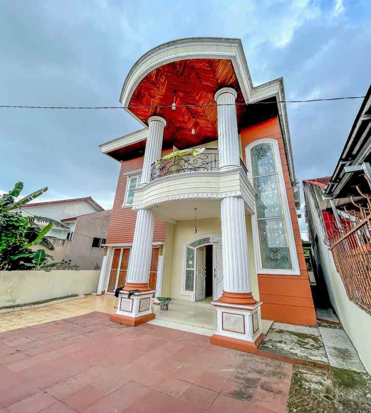 dijual rumah villa kebon sirih jl said