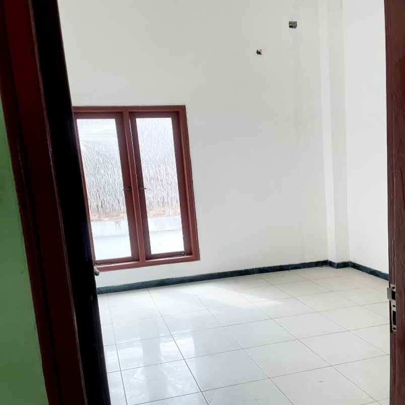 dijual rumah villa kebon sirih jl said