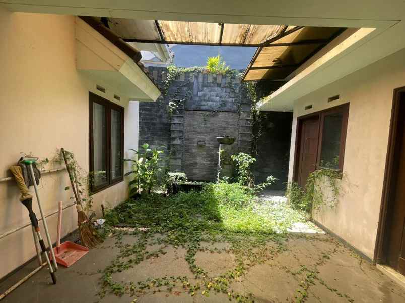 dijual rumah villa puncak tidar