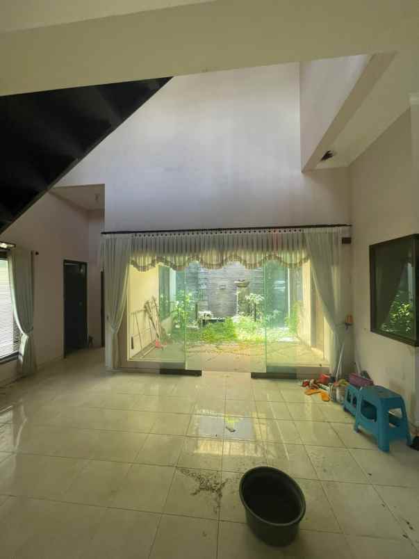 dijual rumah villa puncak tidar