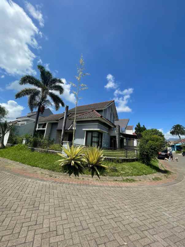 dijual rumah villa puncak tidar