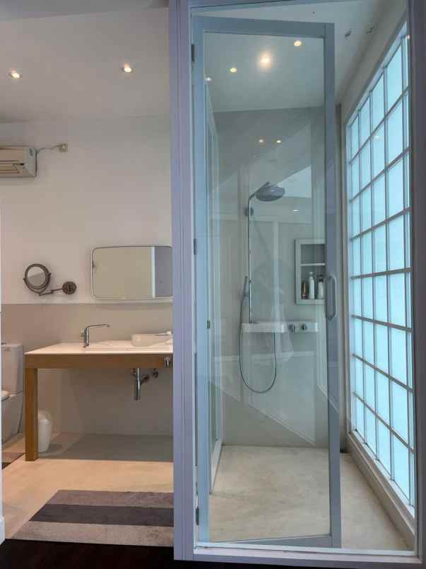 dijual rumah villa puncak tidar