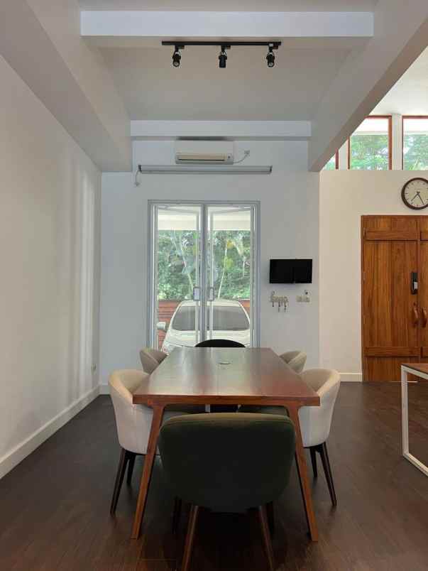 dijual rumah villa puncak tidar