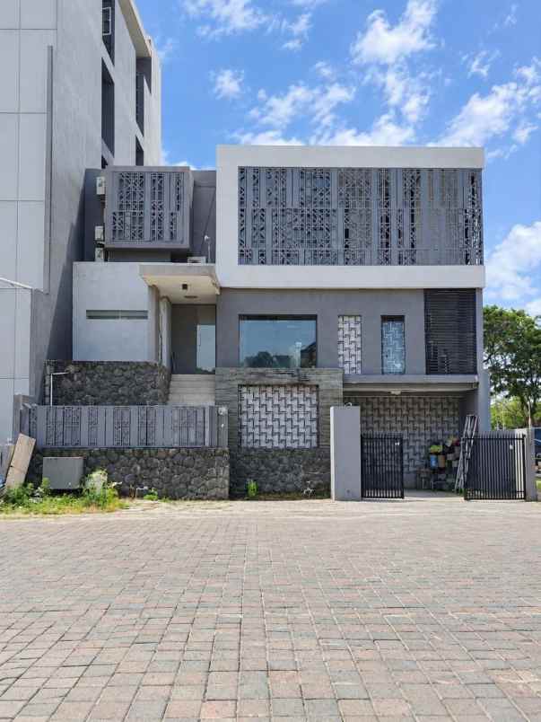 dijual rumah waterfront citraland