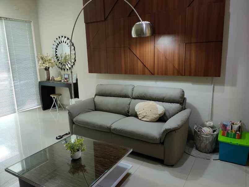 dijual rumah wisata bukit mas cluster rome