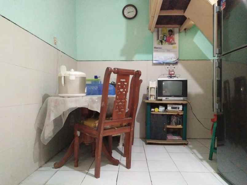 dijual rumah wisma lidah kulon