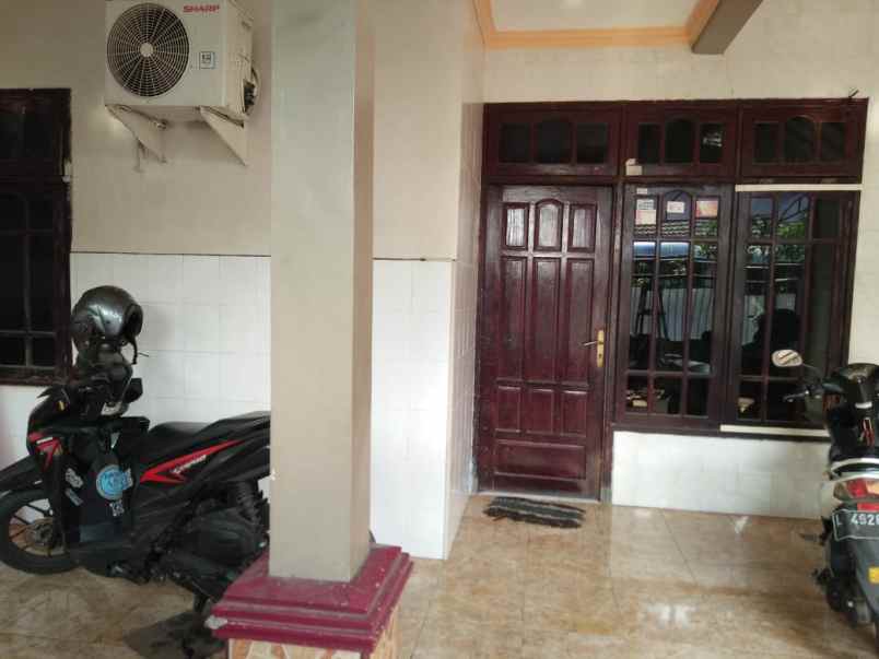 dijual rumah wisma lidah kulon