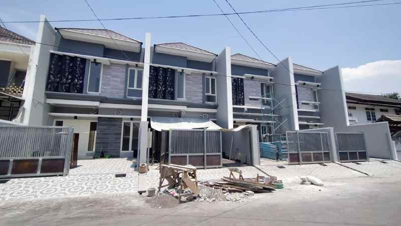 dijual rumah wisma mukti