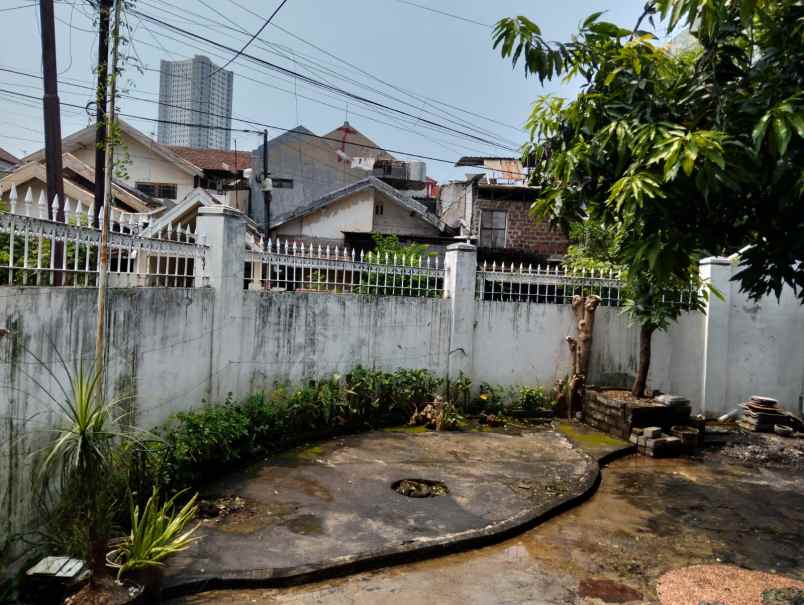 dijual rumah wisma permai