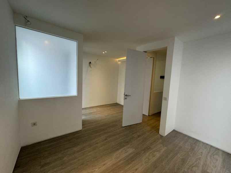 dijual rumah yve habitat limo