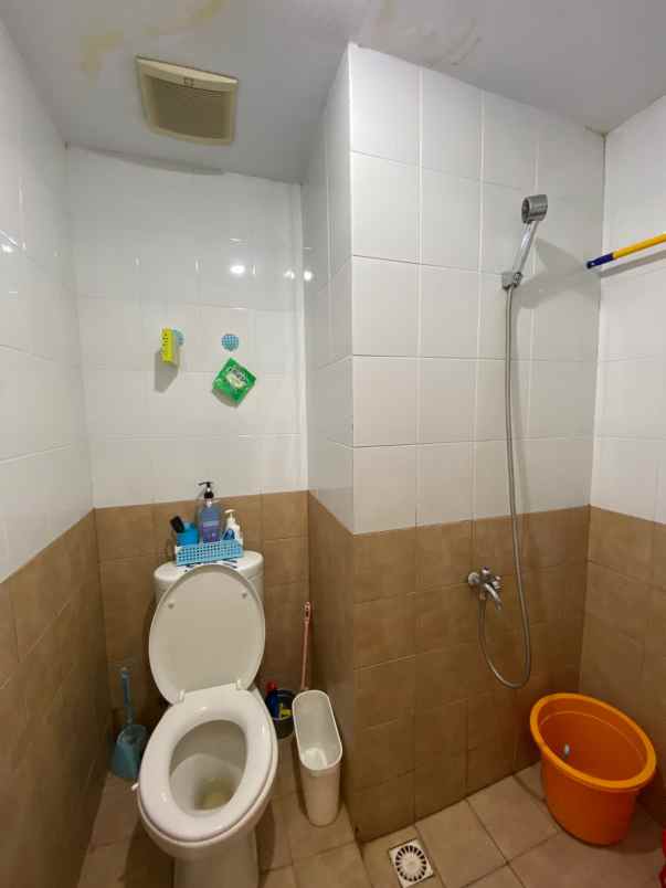 dijual unit apartment green pramuka city kosongan 2br
