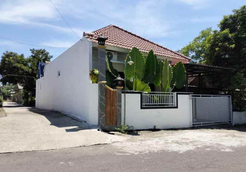 dijual villa berbah