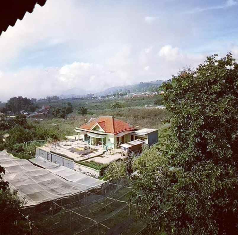 dijual villa bumiaji