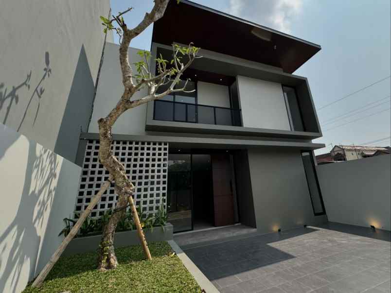 dijual villa condongcatur depok sleman