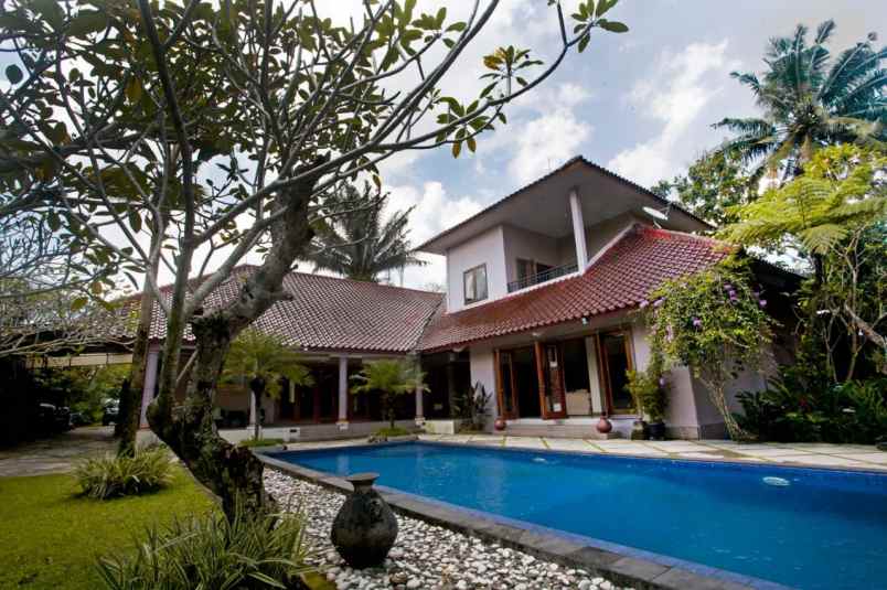 dijual villa dero wetan harjobinangun