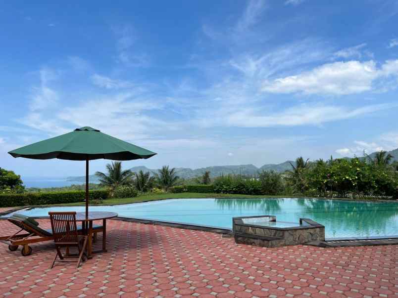 dijual villa full view gunung lautan di pelabuhan ratu