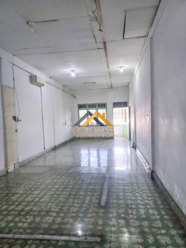 dijual villa jalan malaka simp jalan