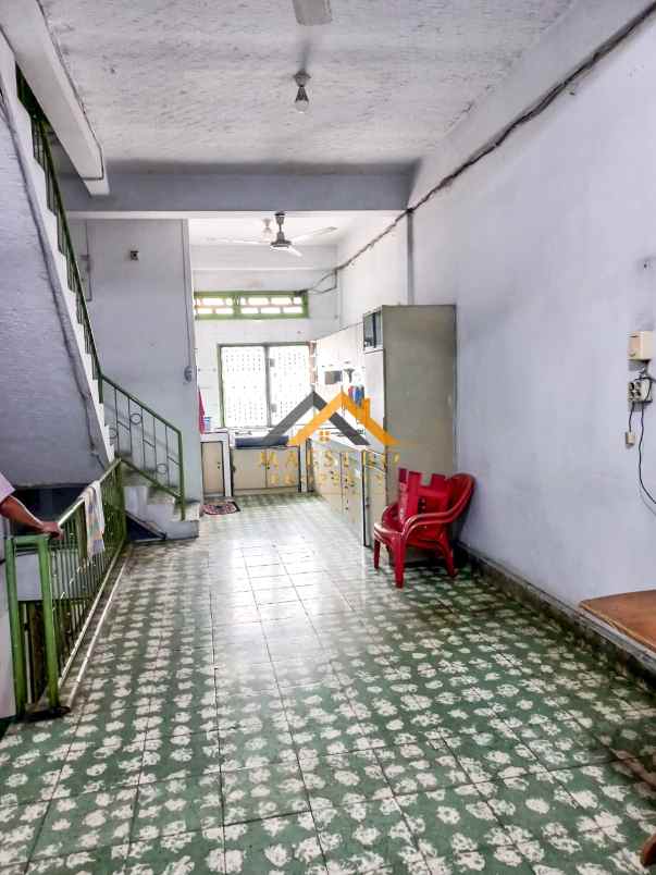 dijual villa jalan malaka simp jalan