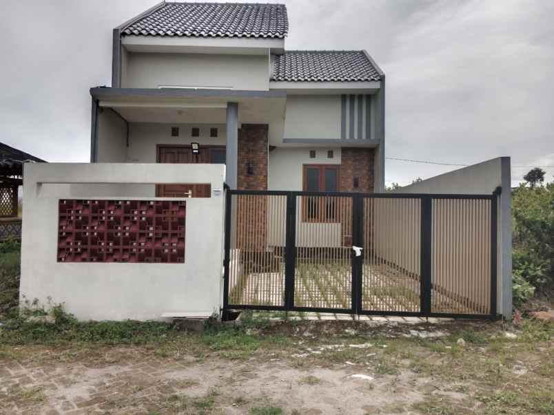 dijual villa jl raya pacet mojokerto