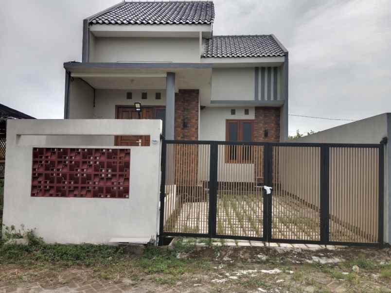 dijual villa jl raya pacet mojokerto