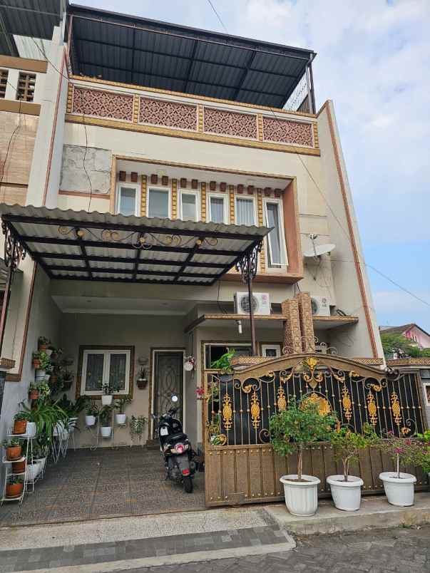 dijual villa jl urea sulfat