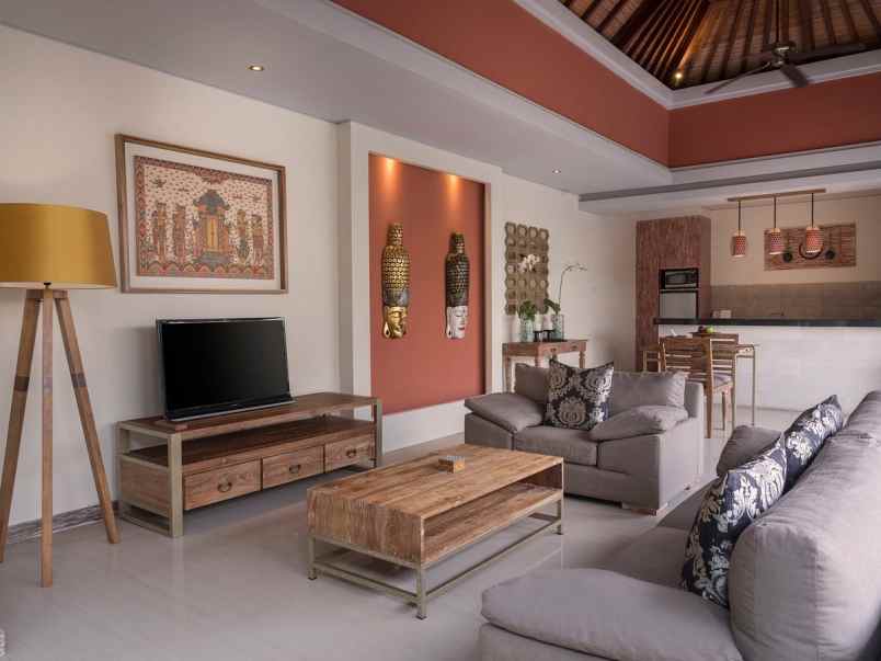 dijual villa jl yudistira seminyak kec