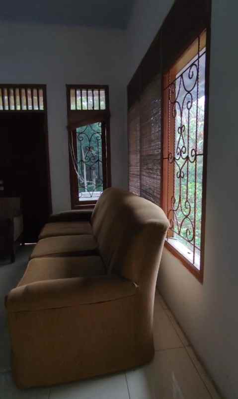 dijual villa kiarapedes