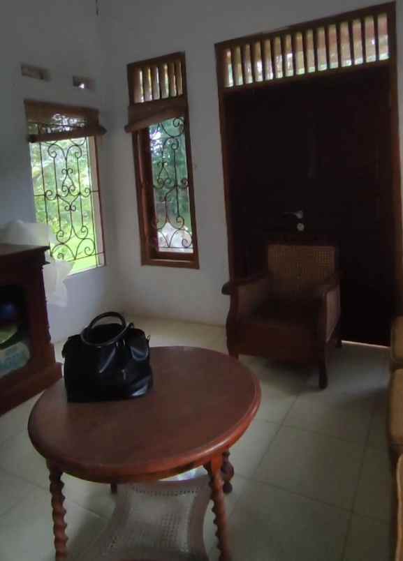 dijual villa kiarapedes