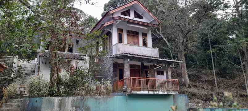 dijual villa kiarapedes