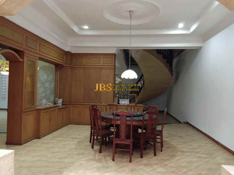 dijual villa komplek cemara asri jalan