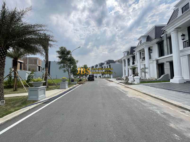 dijual villa komplek citraland helvetia