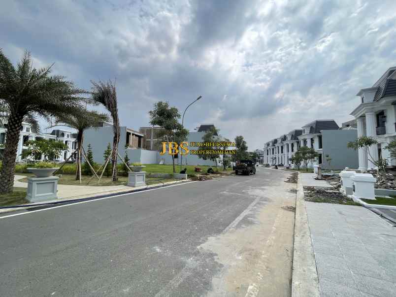 dijual villa komplek citraland helvetia