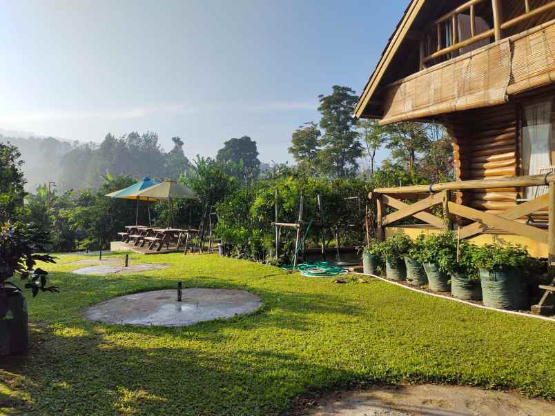 dijual villa maribaya lembang