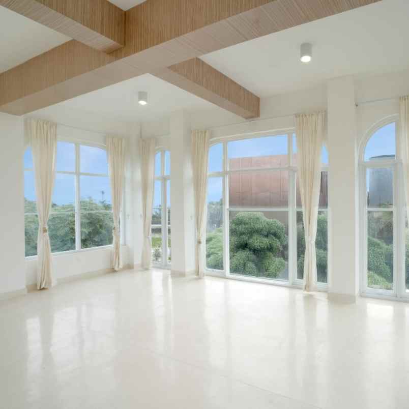 dijual villa pantai mengening