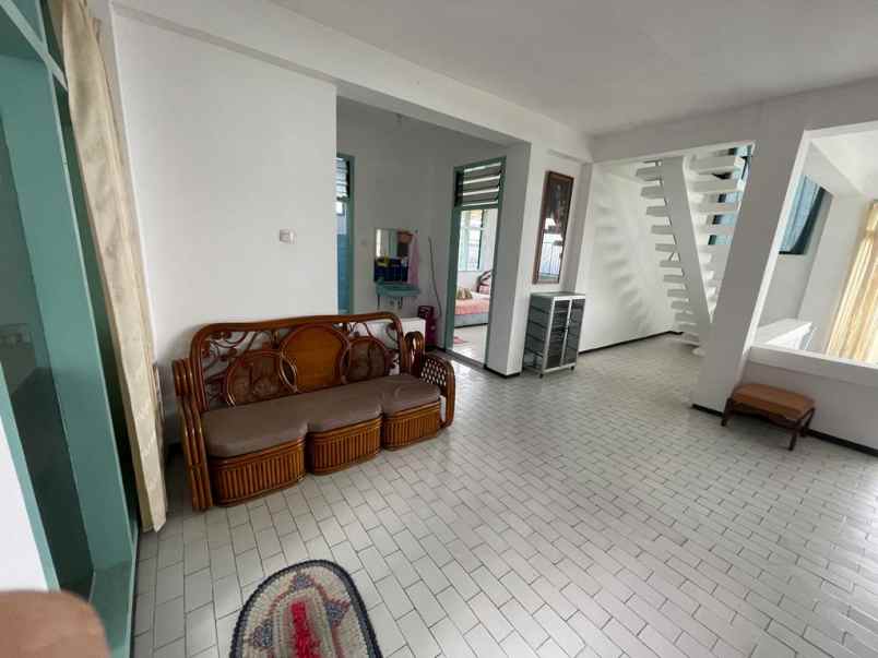 dijual villa villa trawas