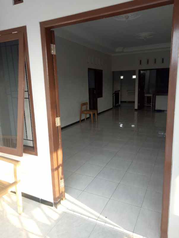 dikontrakan rumah 9 kamar 5 menit ke undip tembalang