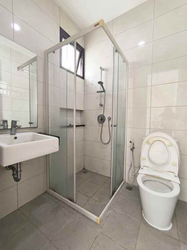 disewa rumah greenlake city asia siap huni sudah renov